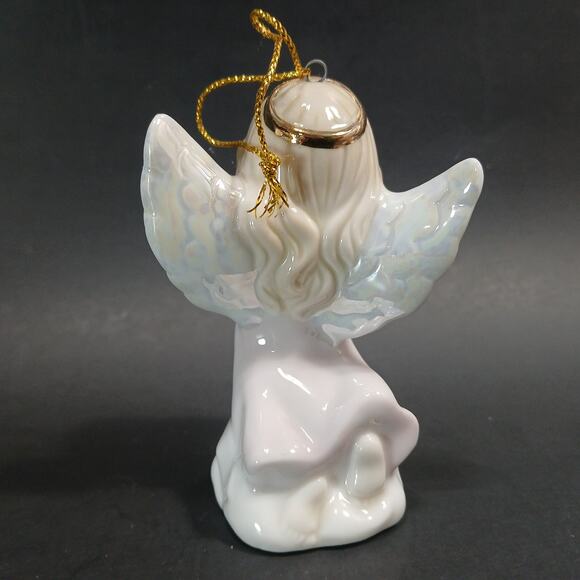 Precious Moments Angel Ornament Figurine August Peridot Birthstone Vintage 1997 - Picture 3 of 7